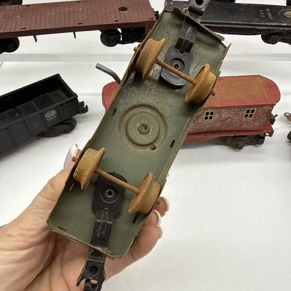 Lot Of Lionell/Marx Trains Plastic & Tin Mix & Various Size Train Wheels/Bumper